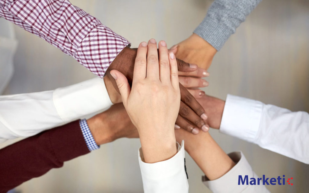 কর্মস্থলে একজন কর্মকর্তার ৭ টি প্রয়োজনীয় নেতৃত্ব গুণ